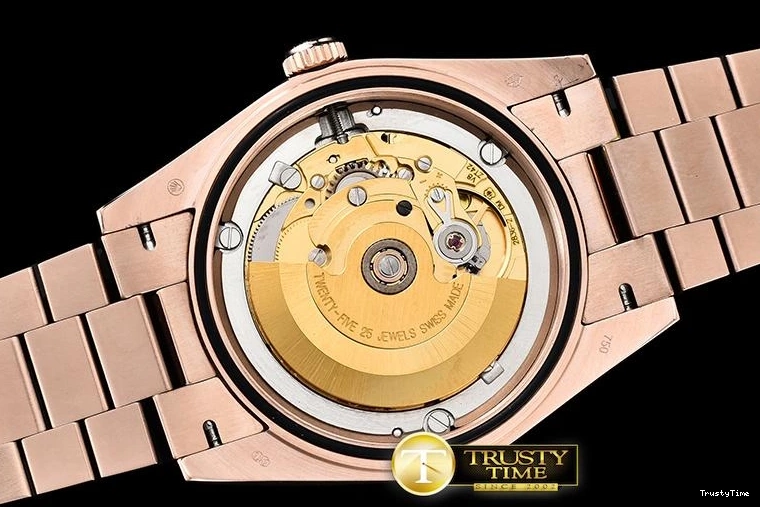 0912 RDD0218A – DayDate 40mm Casual 690